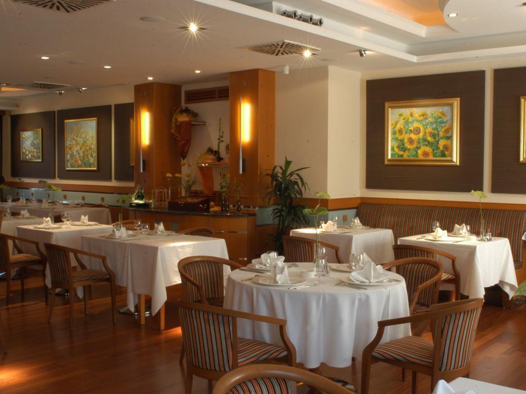 โรงแรมคาวาเรีย เยอร์ ร้านอาหาร รูปภาพ